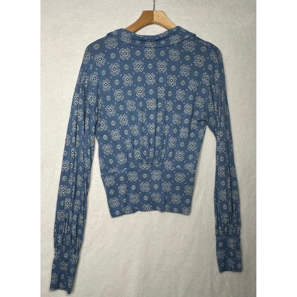 Free People Blue Medallion Print Ruched Button Front V-Neck‎ Blouse Top Womens M